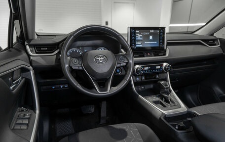 Toyota RAV4, 2020 год, 2 795 000 рублей, 7 фотография