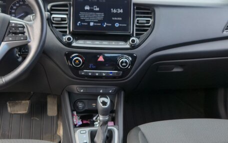 Hyundai Solaris II рестайлинг, 2021 год, 1 590 000 рублей, 11 фотография