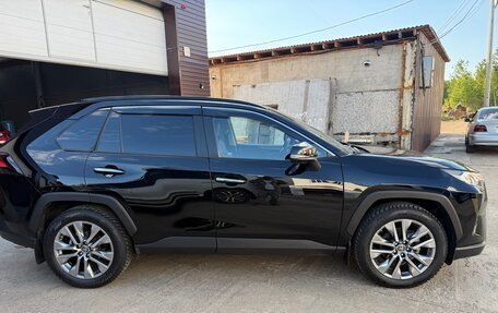 Toyota RAV4, 2021 год, 3 550 000 рублей, 3 фотография