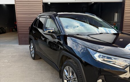 Toyota RAV4, 2021 год, 3 550 000 рублей, 2 фотография