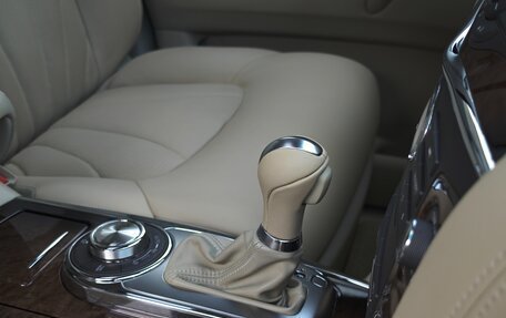 Infiniti QX56, 2010 год, 2 400 000 рублей, 10 фотография