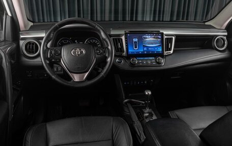 Toyota RAV4, 2018 год, 2 999 000 рублей, 6 фотография