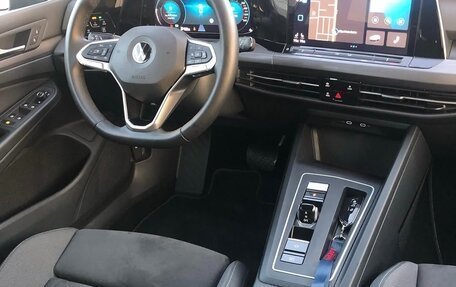 Volkswagen Golf VIII, 2022 год, 1 770 000 рублей, 6 фотография