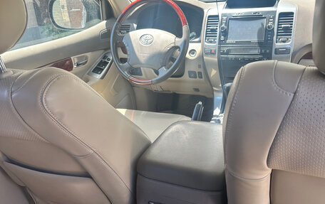 Toyota Land Cruiser Prado 120 рестайлинг, 2005 год, 2 150 000 рублей, 13 фотография