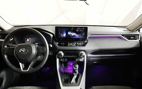 Toyota RAV4, 2024 год, 3 800 000 рублей, 13 фотография