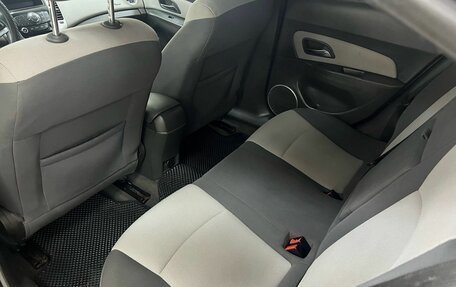 Chevrolet Cruze II, 2010 год, 460 000 рублей, 9 фотография