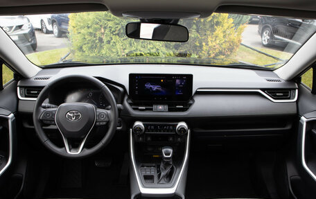 Toyota RAV4, 2024 год, 3 818 000 рублей, 13 фотография