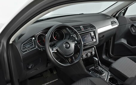 Volkswagen Tiguan II, 2018 год, 1 949 000 рублей, 6 фотография