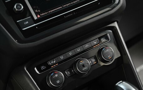 Volkswagen Tiguan II, 2018 год, 1 949 000 рублей, 11 фотография