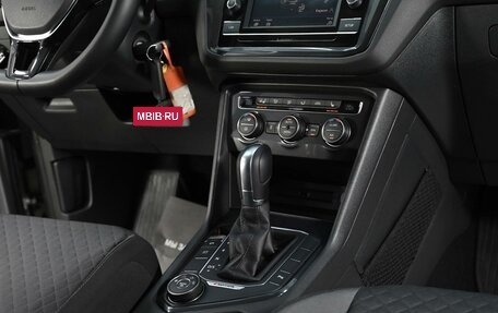Volkswagen Tiguan II, 2018 год, 1 949 000 рублей, 12 фотография