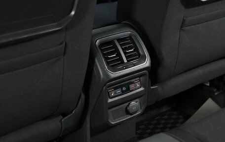 Volkswagen Tiguan II, 2018 год, 1 949 000 рублей, 14 фотография