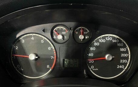 Ford Focus II рестайлинг, 2005 год, 260 000 рублей, 20 фотография