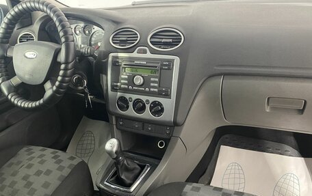 Ford Focus II рестайлинг, 2005 год, 260 000 рублей, 24 фотография