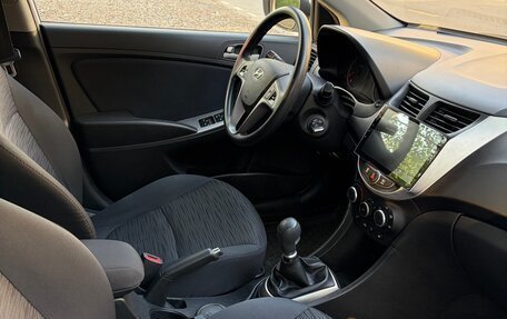Hyundai Solaris II рестайлинг, 2014 год, 980 000 рублей, 21 фотография