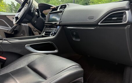 Jaguar F-Pace, 2019 год, 3 100 000 рублей, 30 фотография