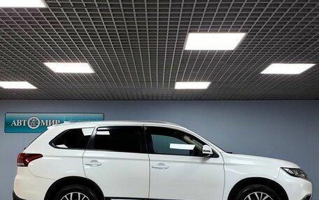 Mitsubishi Outlander III рестайлинг 3, 2018 год, 2 000 000 рублей, 4 фотография
