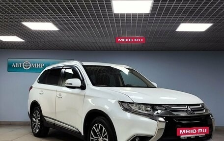 Mitsubishi Outlander III рестайлинг 3, 2018 год, 2 000 000 рублей, 3 фотография