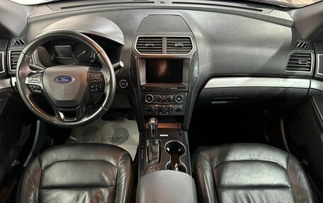 Ford Explorer VI, 2017 год, 2 399 000 рублей, 9 фотография