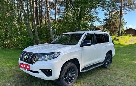 Toyota Land Cruiser Prado 150 рестайлинг 2, 2021 год, 2 700 000 рублей, 1 фотография