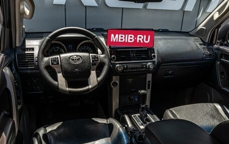 Toyota Land Cruiser Prado 150 рестайлинг 2, 2012 год, 2 699 000 рублей, 6 фотография