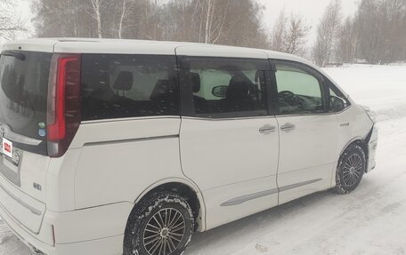 Toyota Esquire I, 2015 год, 1 600 000 рублей, 4 фотография