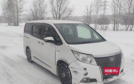 Toyota Esquire I, 2015 год, 1 600 000 рублей, 6 фотография