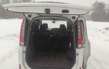 Toyota Esquire I, 2015 год, 1 600 000 рублей, 23 фотография