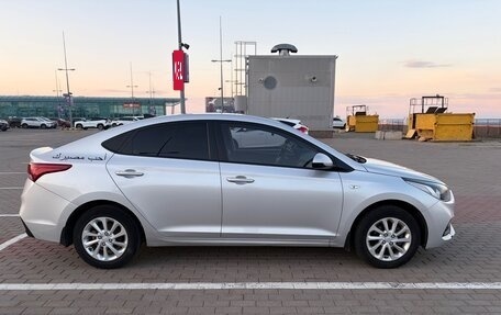 Hyundai Solaris II рестайлинг, 2018 год, 1 220 000 рублей, 3 фотография