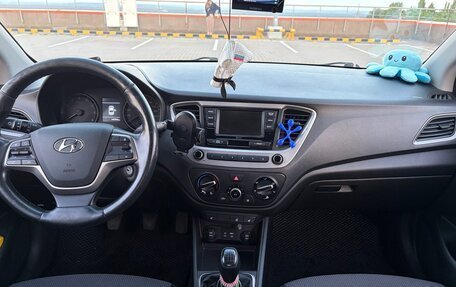 Hyundai Solaris II рестайлинг, 2018 год, 1 220 000 рублей, 8 фотография