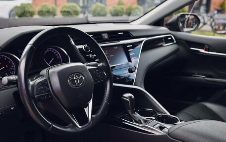 Toyota Camry, 2020 год, 2 450 000 рублей, 9 фотография