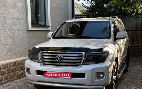 Toyota Land Cruiser 200, 2014 год, 3 850 000 рублей, 2 фотография