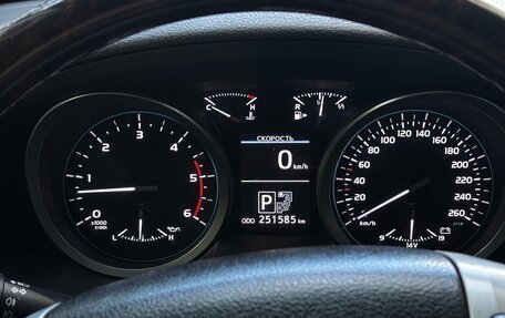 Toyota Land Cruiser 200, 2014 год, 3 850 000 рублей, 19 фотография