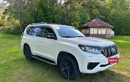 Toyota Land Cruiser Prado 150 рестайлинг 2, 2021 год, 2 700 000 рублей, 3 фотография