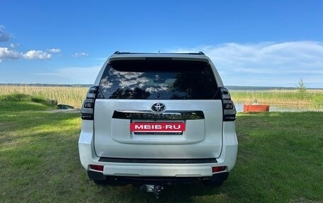 Toyota Land Cruiser Prado 150 рестайлинг 2, 2021 год, 2 700 000 рублей, 5 фотография