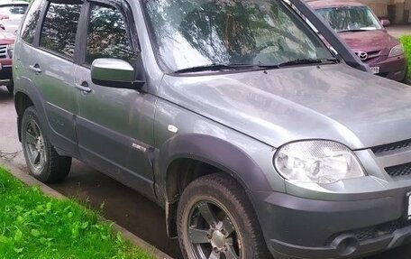 Chevrolet Niva I рестайлинг, 2016 год, 600 000 рублей, 2 фотография