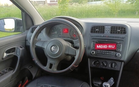 Volkswagen Polo VI (EU Market), 2011 год, 470 000 рублей, 2 фотография