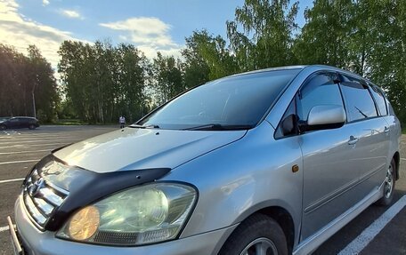 Toyota Ipsum II, 2002 год, 650 000 рублей, 10 фотография