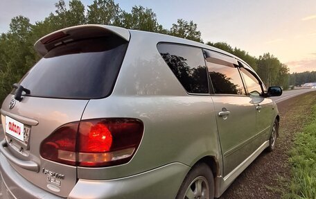 Toyota Ipsum II, 2002 год, 650 000 рублей, 2 фотография