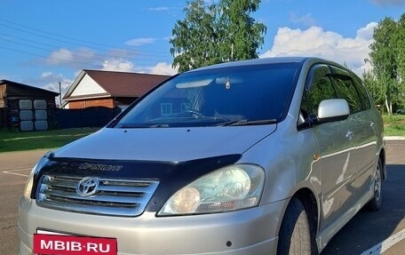 Toyota Ipsum II, 2002 год, 650 000 рублей, 24 фотография