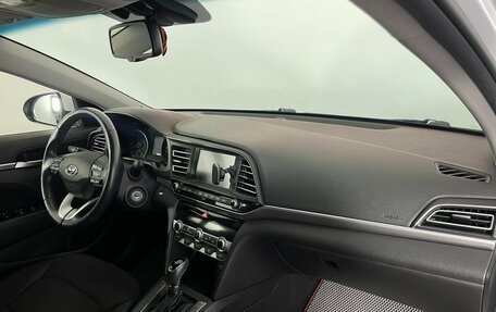 Hyundai Elantra VI рестайлинг, 2019 год, 1 725 000 рублей, 10 фотография