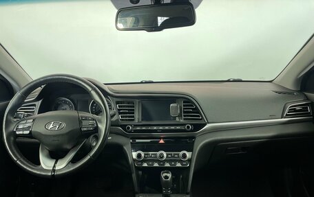 Hyundai Elantra VI рестайлинг, 2019 год, 1 725 000 рублей, 11 фотография