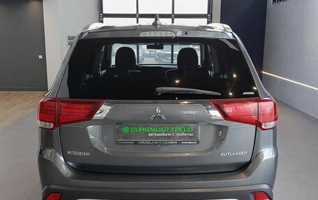Mitsubishi Outlander III рестайлинг 3, 2019 год, 2 245 000 рублей, 5 фотография