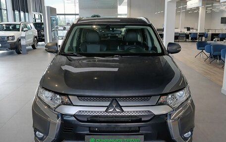Mitsubishi Outlander III рестайлинг 3, 2019 год, 2 245 000 рублей, 2 фотография