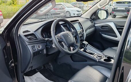 Mitsubishi Pajero Sport III рестайлинг, 2018 год, 2 899 000 рублей, 8 фотография
