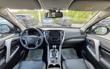 Mitsubishi Pajero Sport III рестайлинг, 2018 год, 2 899 000 рублей, 9 фотография