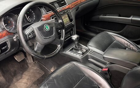 Skoda Superb III рестайлинг, 2010 год, 630 000 рублей, 7 фотография