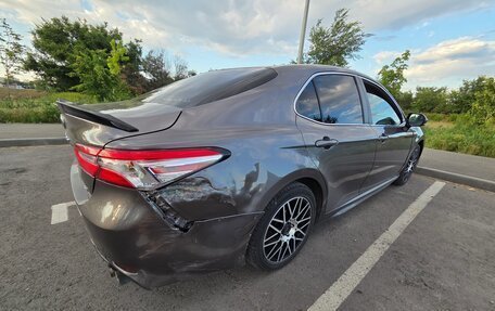 Toyota Camry, 2018 год, 1 600 000 рублей, 6 фотография