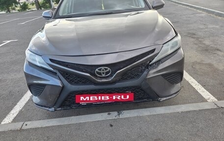 Toyota Camry, 2018 год, 1 600 000 рублей, 2 фотография
