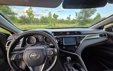 Toyota Camry, 2018 год, 1 600 000 рублей, 7 фотография