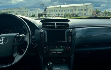 Toyota Camry, 2014 год, 2 100 000 рублей, 14 фотография